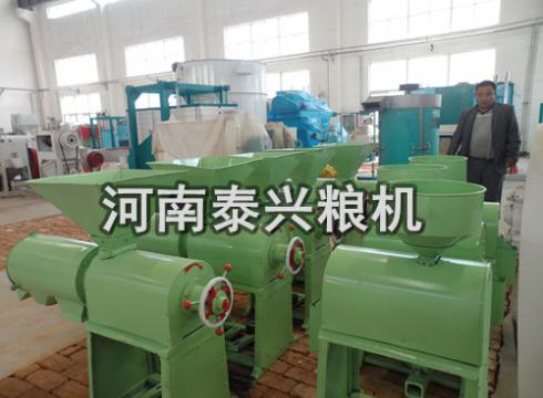 玉米脫皮制糝機